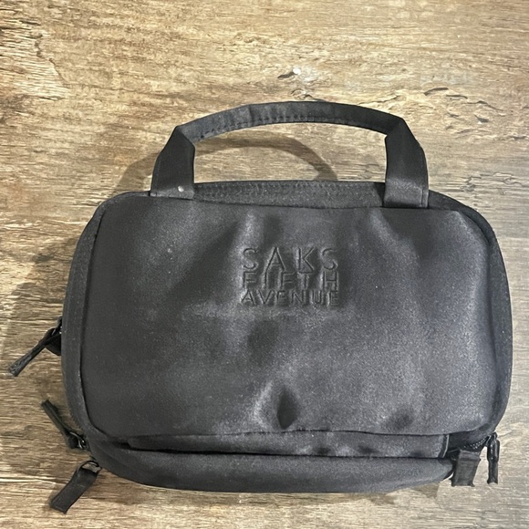 Saks Fifth Ave Cosmetic Bag - Picture 1 of 8